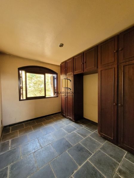 Casa em Santa Maria, no bairro São José, com 4 dormitório(s), e 4 banheiros, à venda.