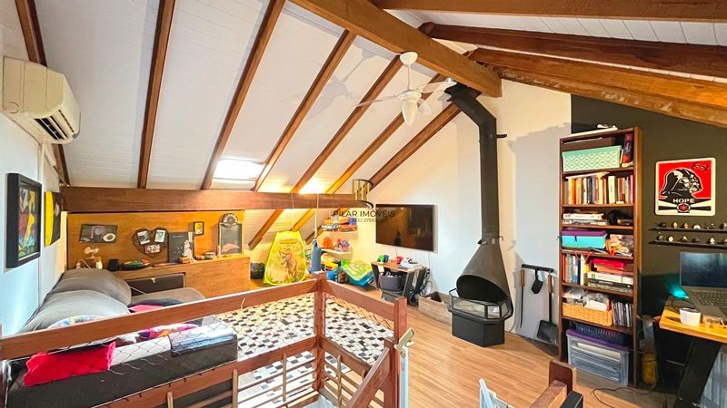 Casa 2 dormitórios no bairro Guarujá