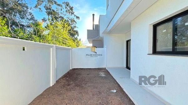 Casa Condominio em Porto Alegre, no bairro Ipanema, com 3 dormitório(s), à venda.