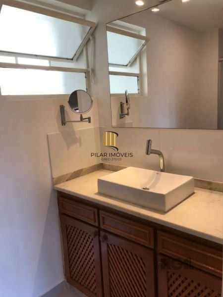 Apartamento em Porto Alegre, no bairro Higienópolis, à venda.