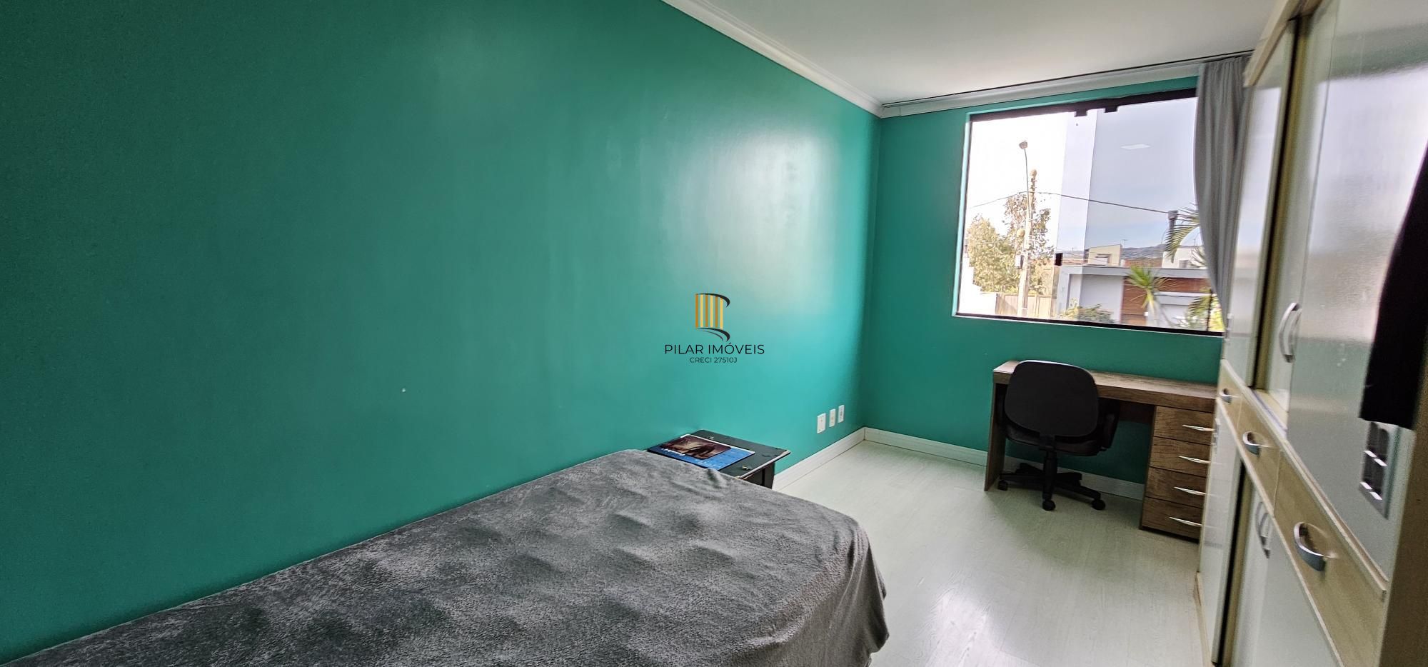 Casa 3 dormitórios no bairro Hípica