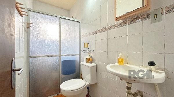 Casa em Porto Alegre, no bairro Aberta dos Morros, com 3 dormitório(s), à venda.