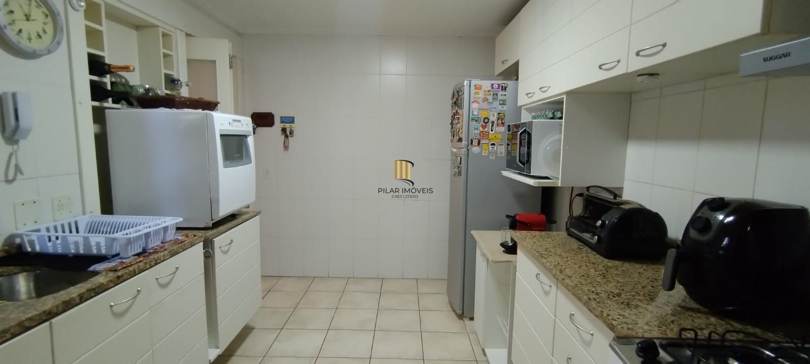 Linda Residência com 3 dormitórios sendo 1 suíte no Jardim Isabel.