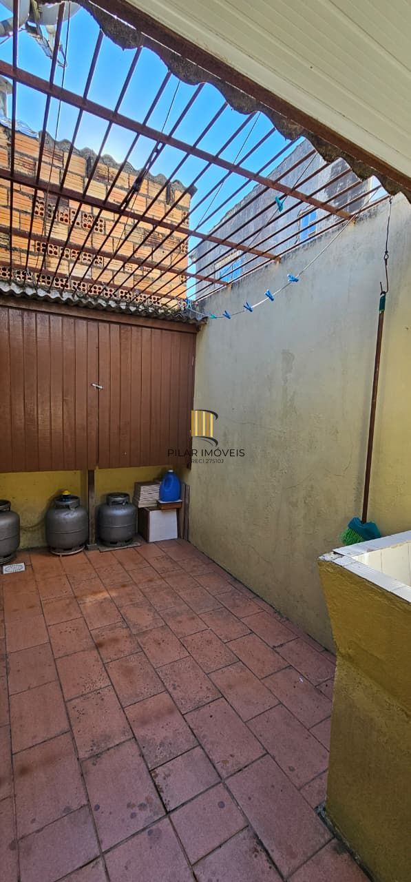 casa terrea 02 dormitorios  opção para 3 - bairro Restinga