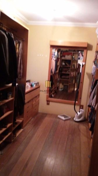Casa para Venda - 254m², 5 dormitórios, sendo 1 suites, 4 vagas - Ipanema
