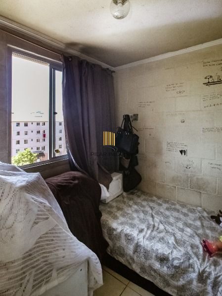 Apartamento em Porto Alegre, no bairro Vila Nova, com 2 dormitório(s), e 2 banheiros, à venda.