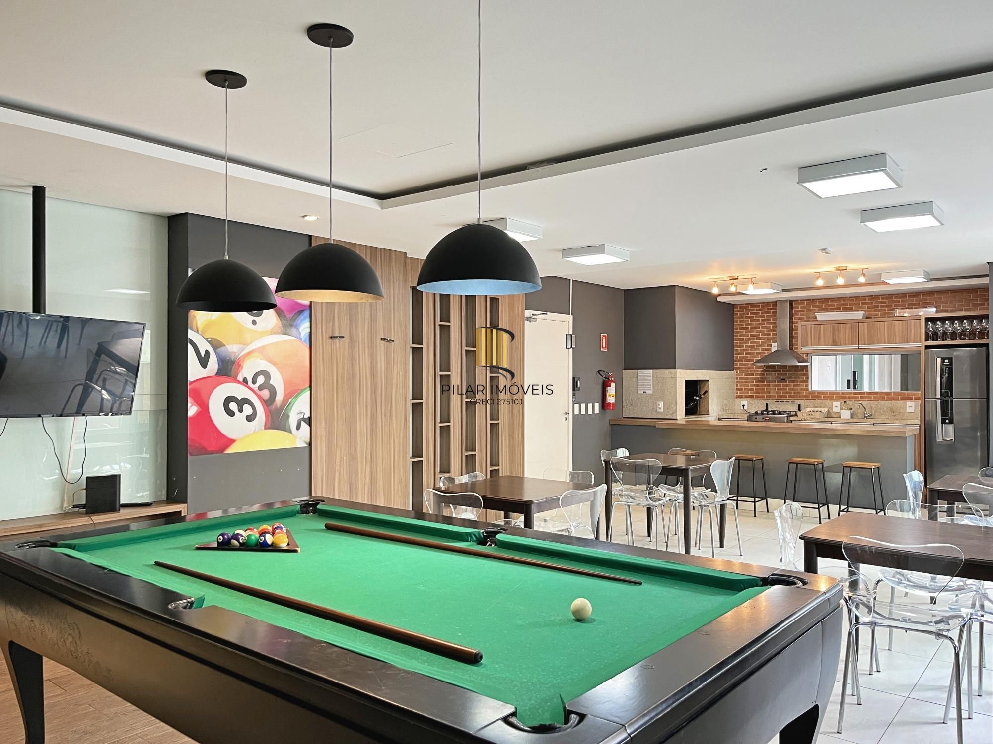 Apartamento de 2 dormitórios no Cristal