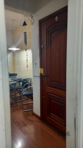 Apartamento em Porto Alegre, no bairro Cristal, com 1 dormitório(s), e 1 banheiros, à venda.