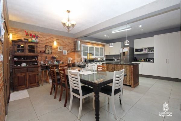 Casa para Venda - 1700m², 3 dormitórios, sendo 1 suites, 2 vagas - Vila Nova