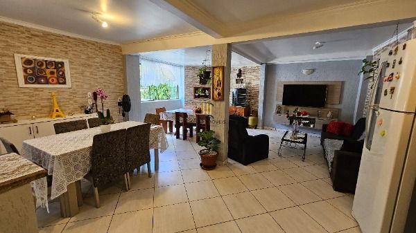 Casa 3 dormitórios no bairro Vila Nova