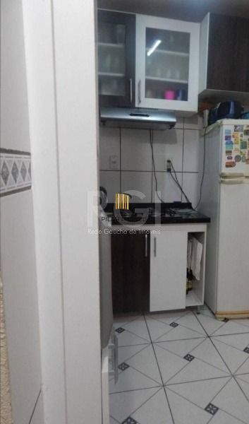 Apartamento em Porto Alegre, no bairro Cristal, com 2 dormitório(s), e 2 banheiros, à venda.