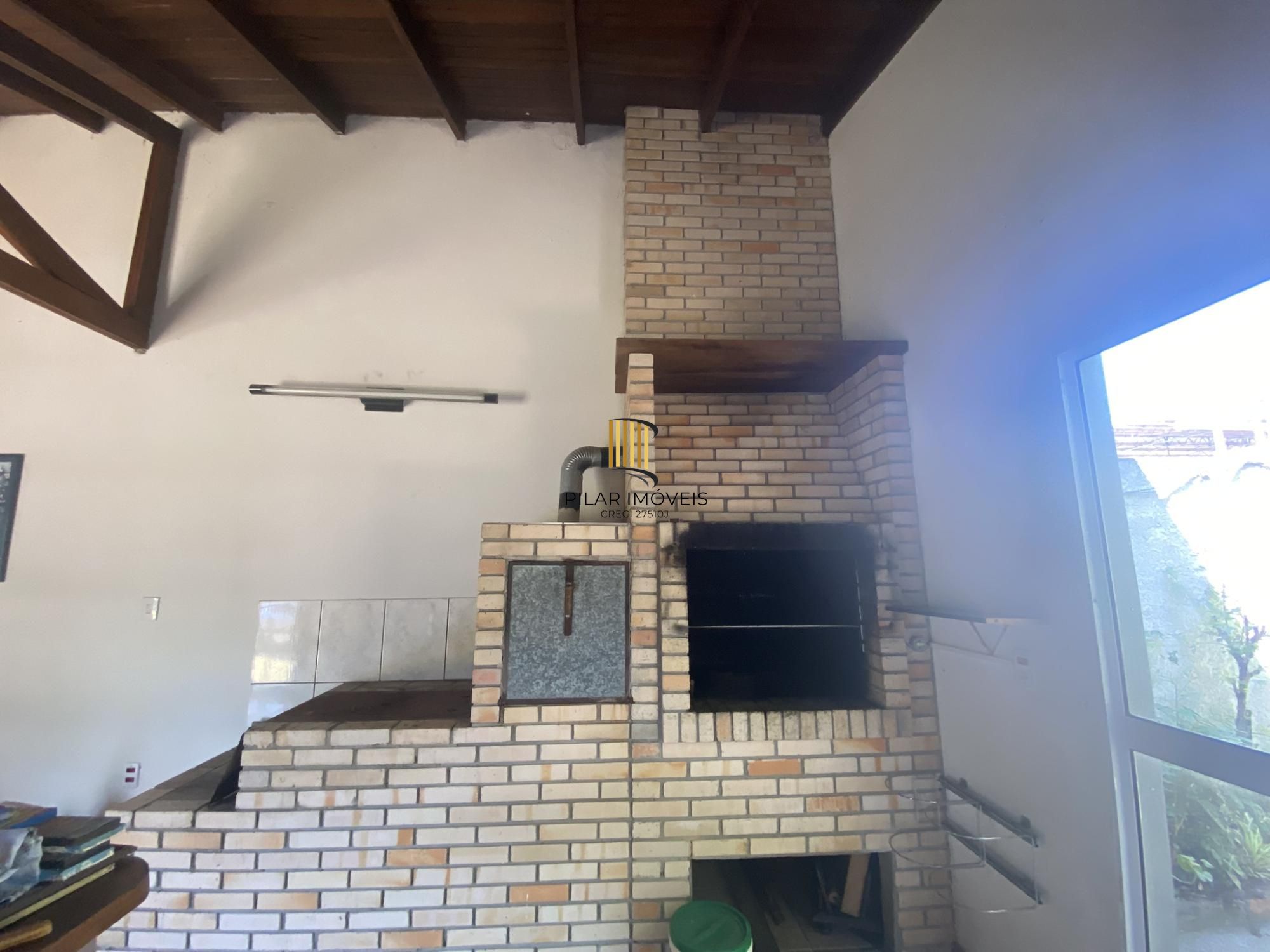 Casa 4 dormitórios no bairro Lami
