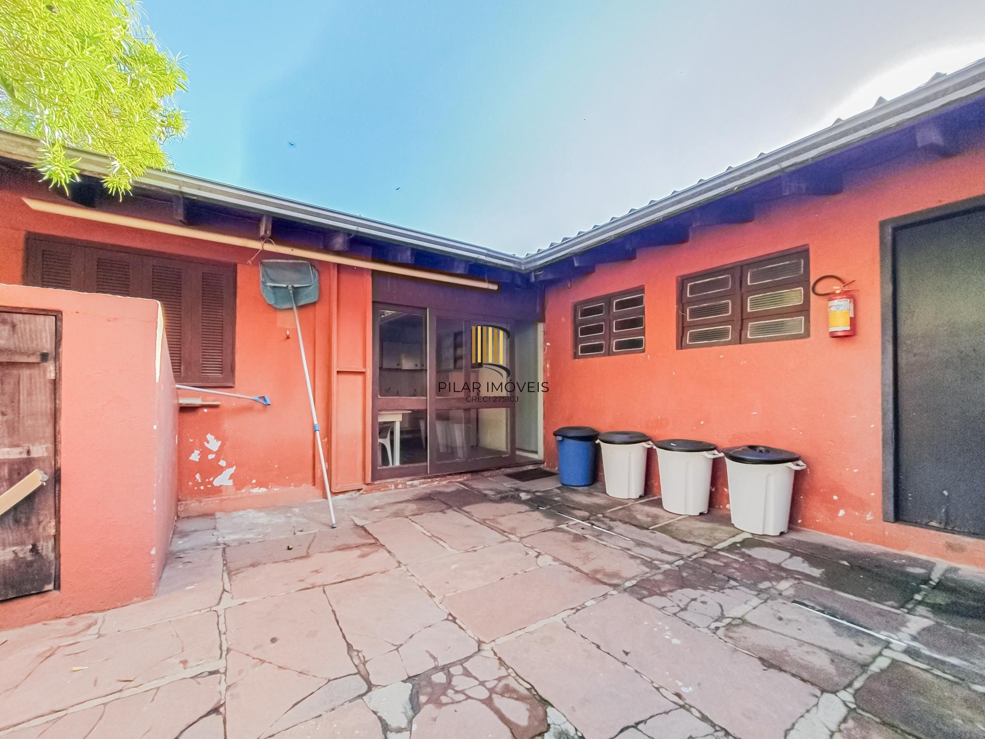Casa em condomínio mobiliada, 3 dormitórios
