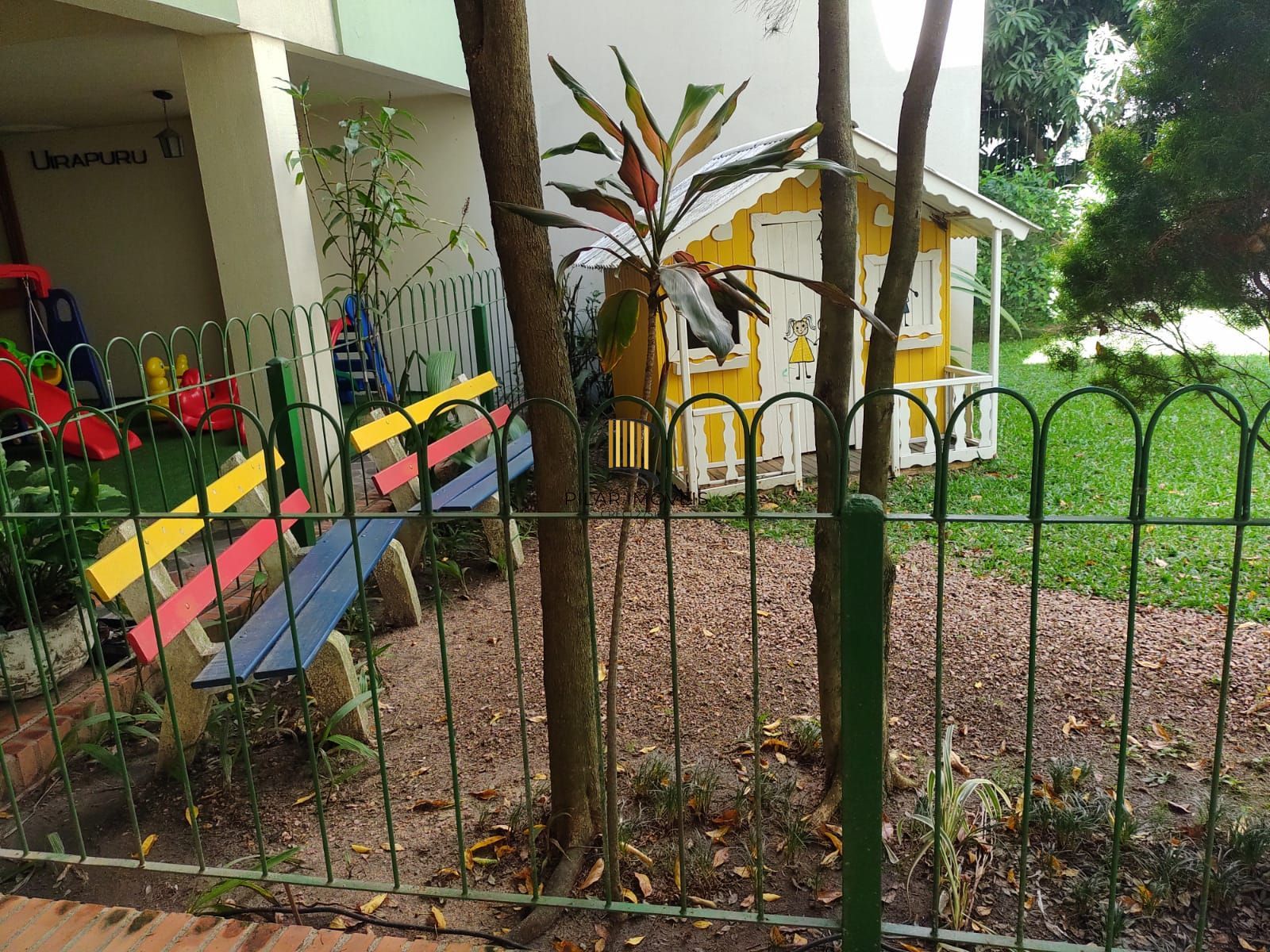Excelente apartamento de dois dormitórios  na Av. Teresopolis com 68m2