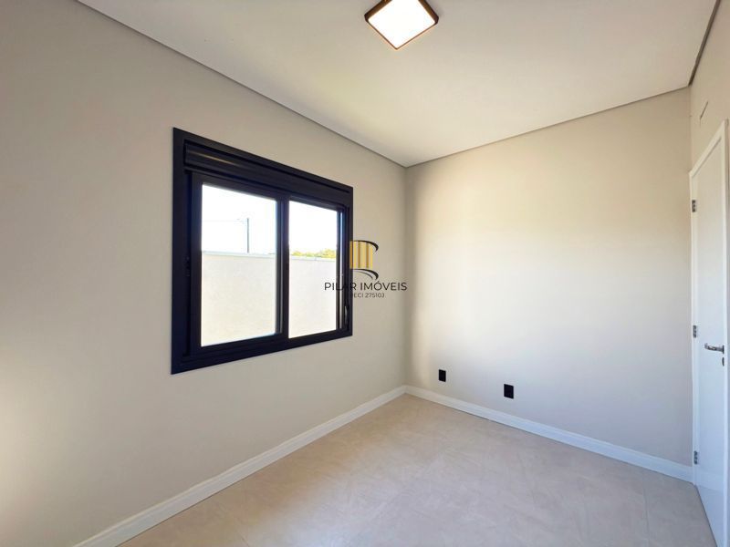 Espetacular Residência térrea com 3 dormitórios no bairro Hípica.