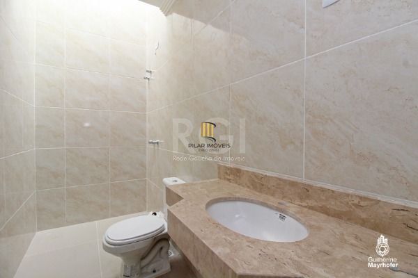 Casa para Venda - 196m², 3 dormitórios, sendo 1 suites, 2 vagas - Lagos De Nova Ipanema