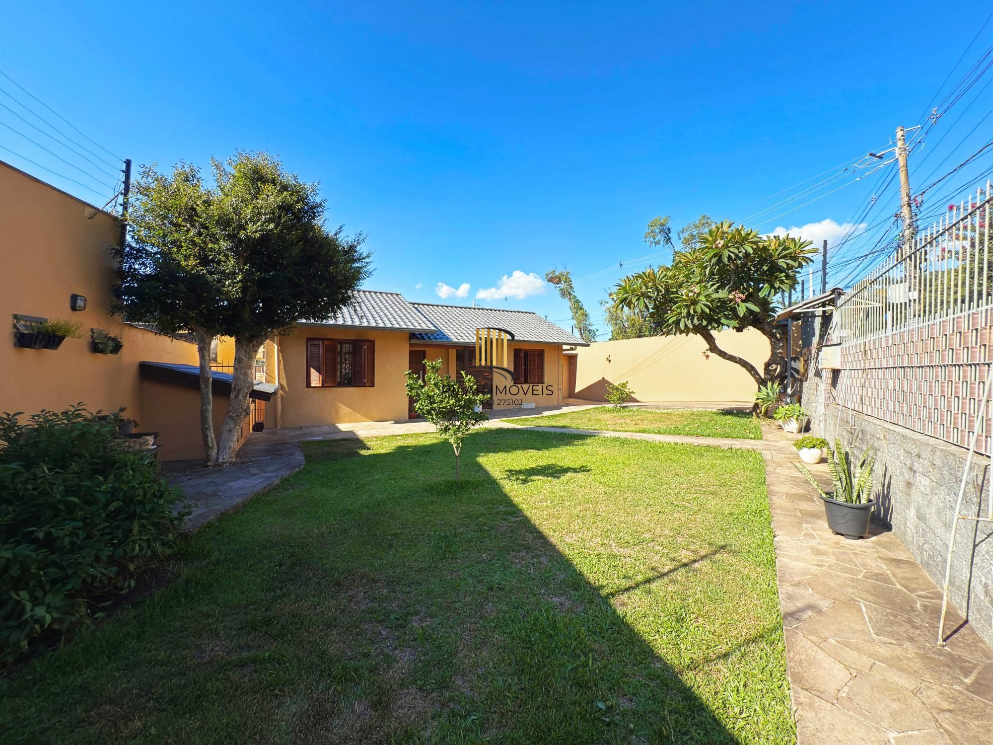 Casa 3 dormitórios no bairro Santa Tereza