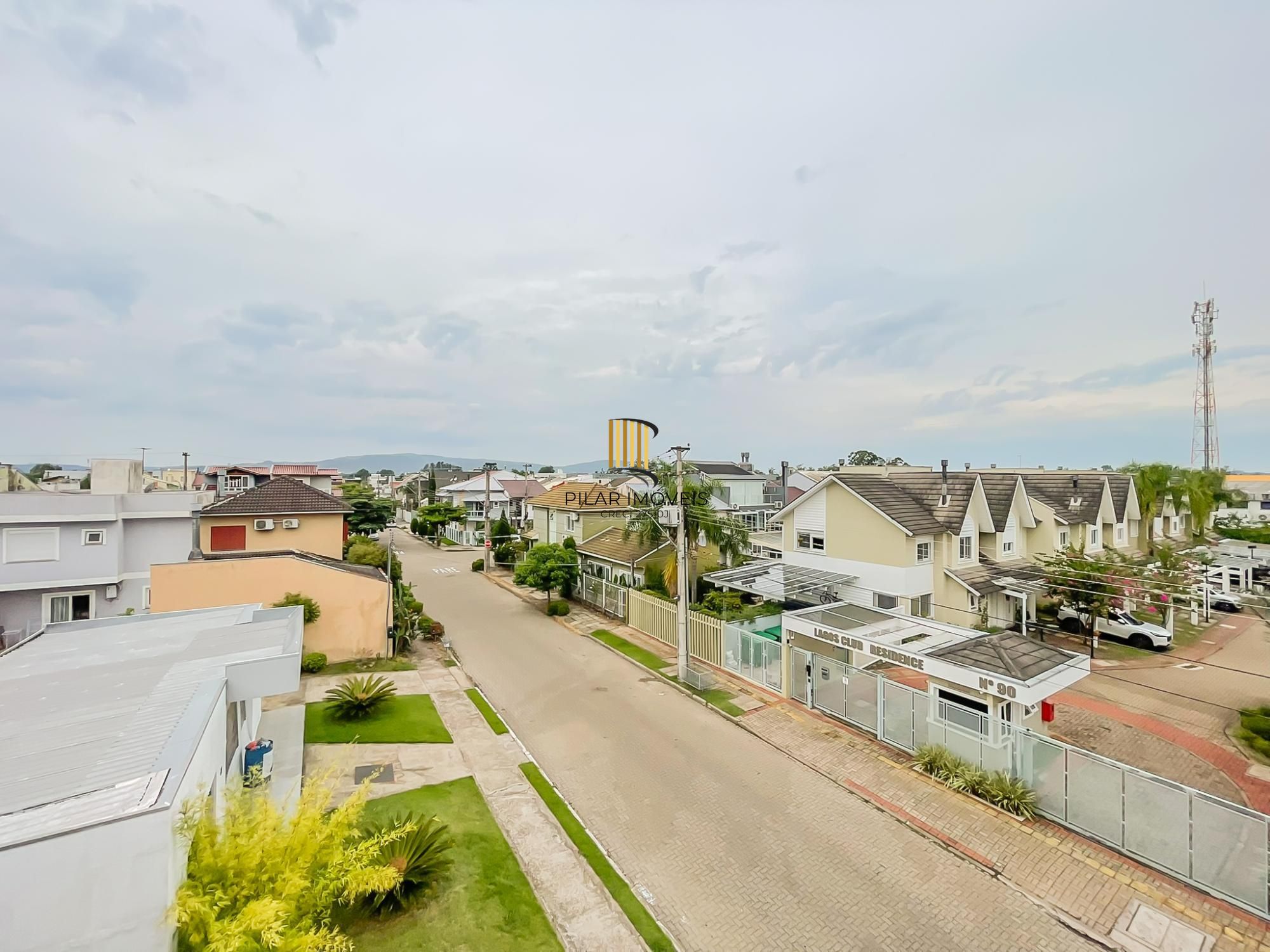 Casa 3 dormitórios no bairro Hípica