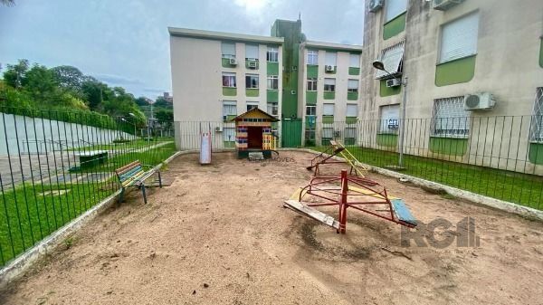 Apartamento em Porto Alegre, no bairro Vila Nova, com 1 dormitório(s), e 1 banheiros, à venda.