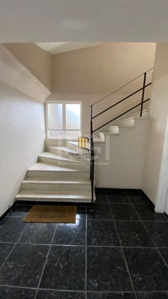 Apartamento em Porto Alegre, no bairro Cristal, com 2 dormitório(s), e 2 banheiros, à venda.