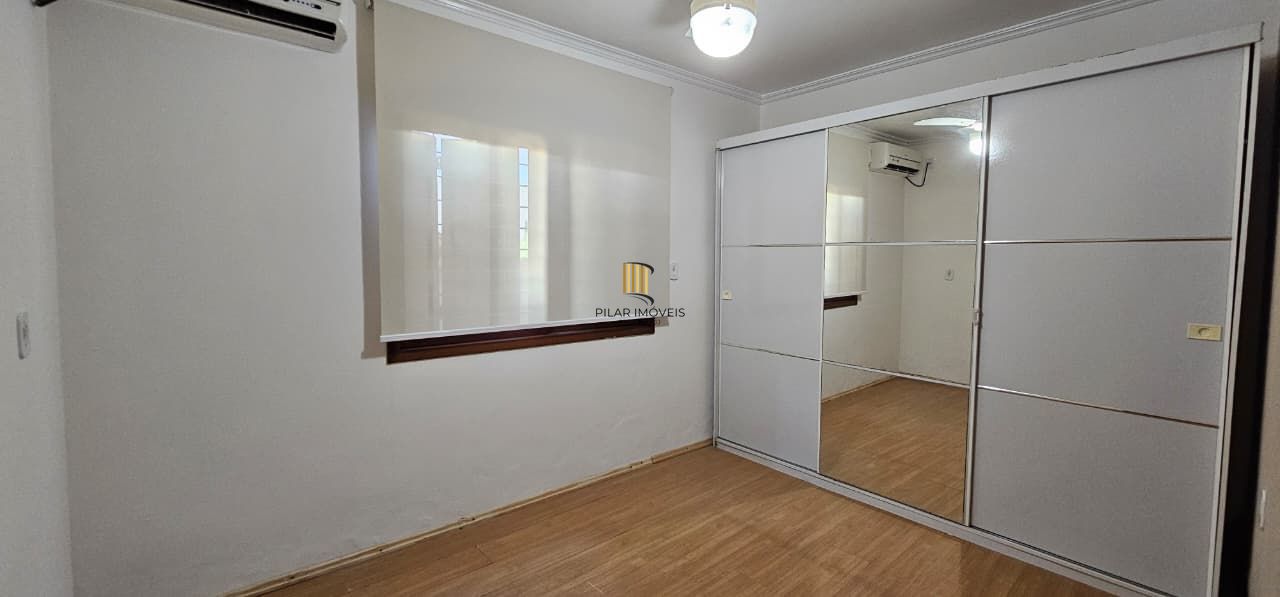 Casa 4 dormitórios no bairro Restinga