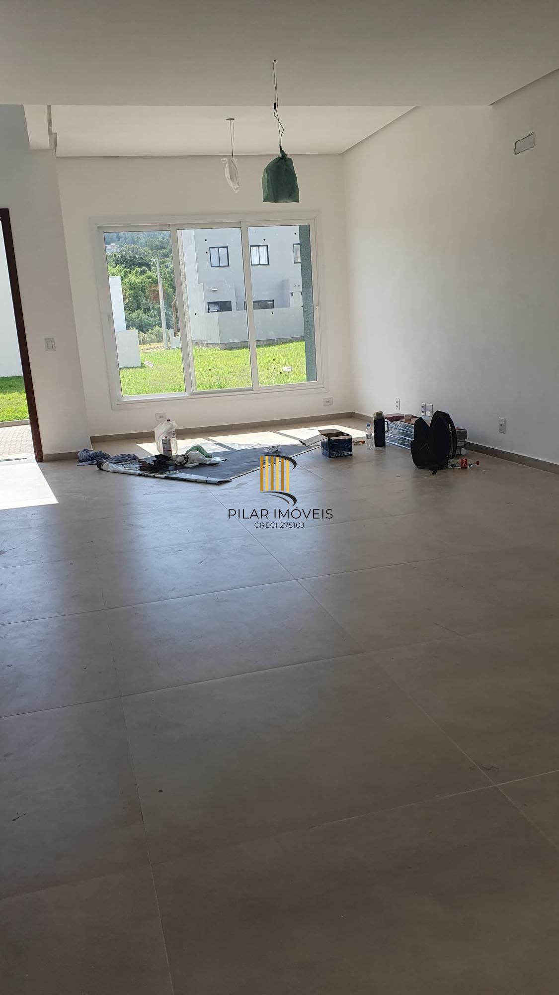 Casa de Condomínio 3 dormitórios no bairro Campo Novo