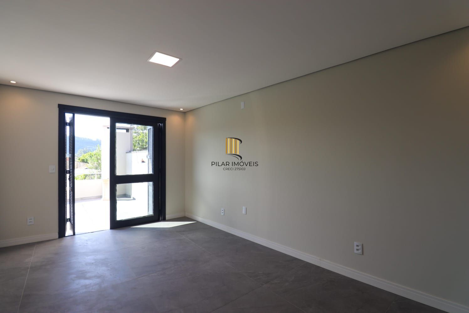 Casa 4 dormitórios no bairro Vila Nova