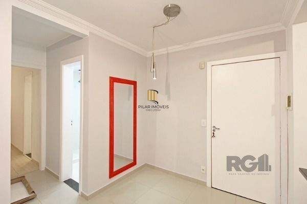 Apartamento em Porto Alegre, no bairro Teresópolis, com 2 dormitório(s), e 2 banheiros, à venda.