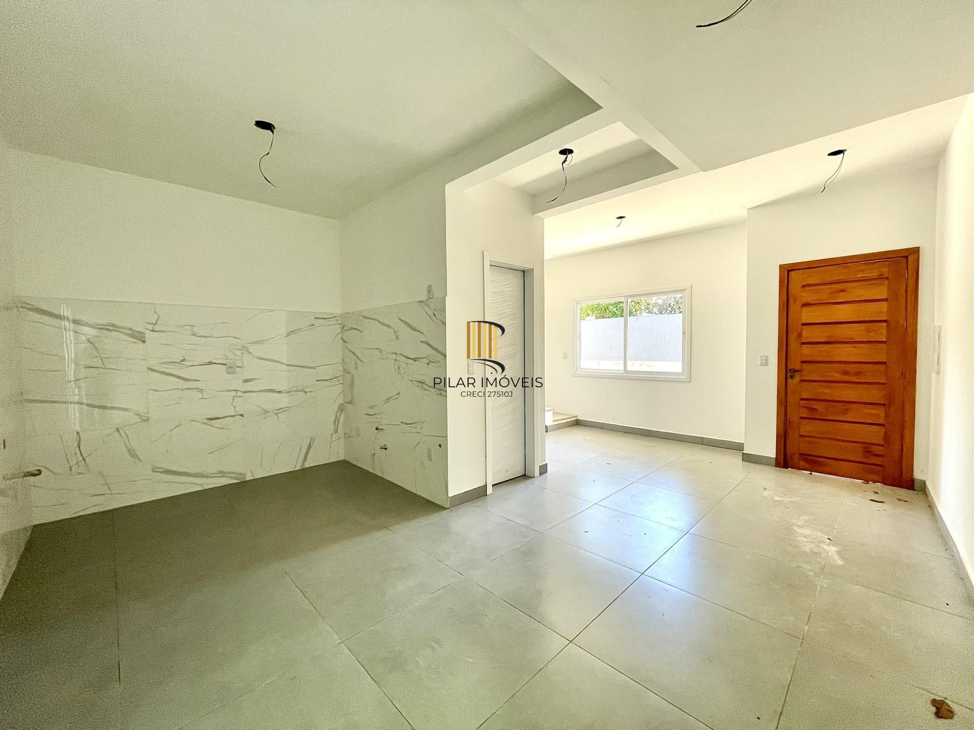 Casa Condominio em Porto Alegre, no bairro Nonoai, com 2 dormitório(s), e 2 banheiros, à venda.