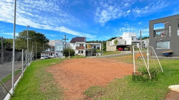 Casa Condominio em Porto Alegre, no bairro Vila Nova, com 3 dormitório(s), e 3 banheiros, à venda.