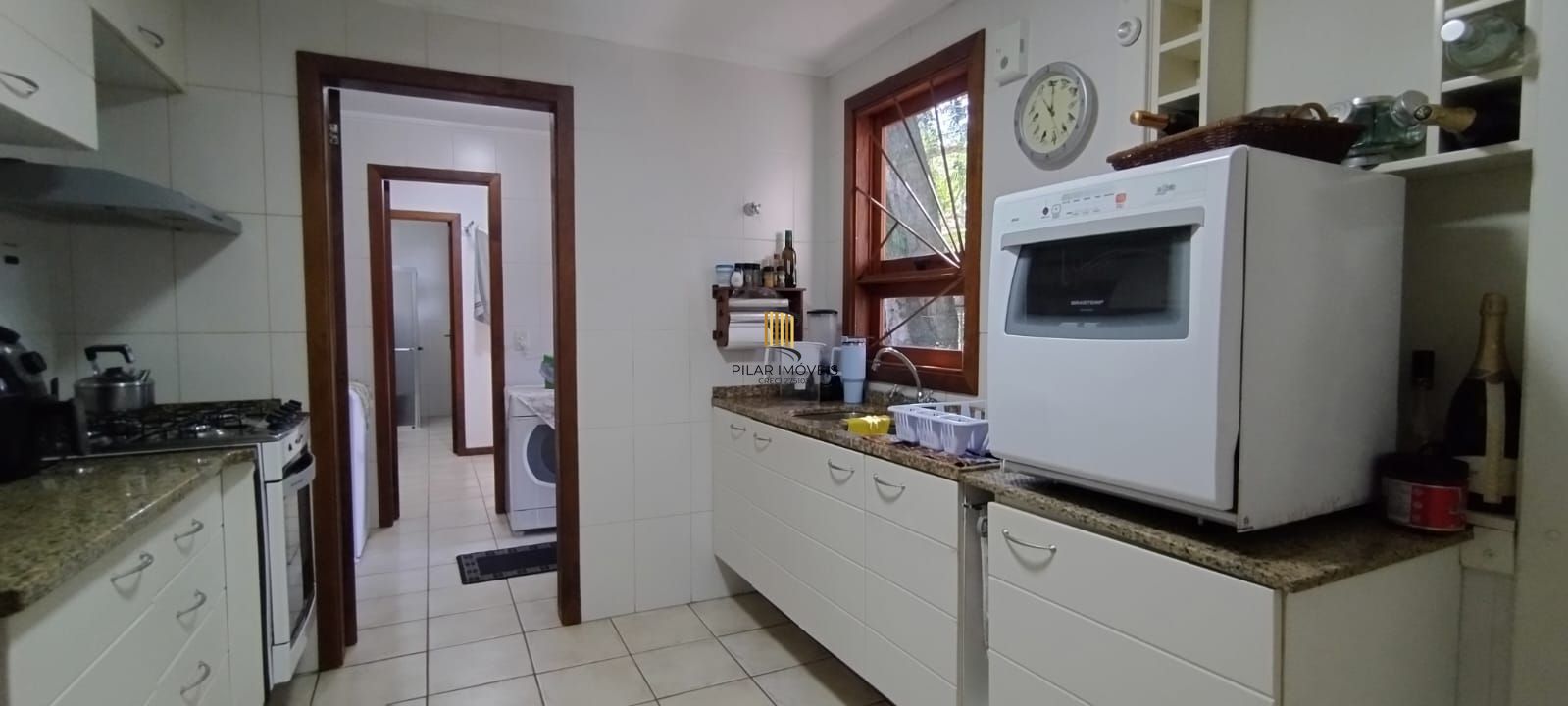 Linda Residência com 3 dormitórios sendo 1 suíte no Jardim Isabel.