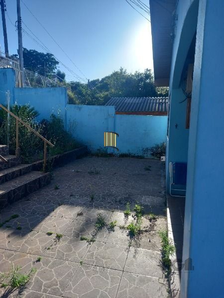 Casa em Porto Alegre, no bairro Cavalhada, com 3 dormitório(s), e 3 banheiros, à venda.