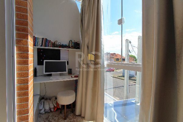 Casa para Venda - 107m², 0 dormitórios, sendo 2 suites, 1 vaga - Hípica