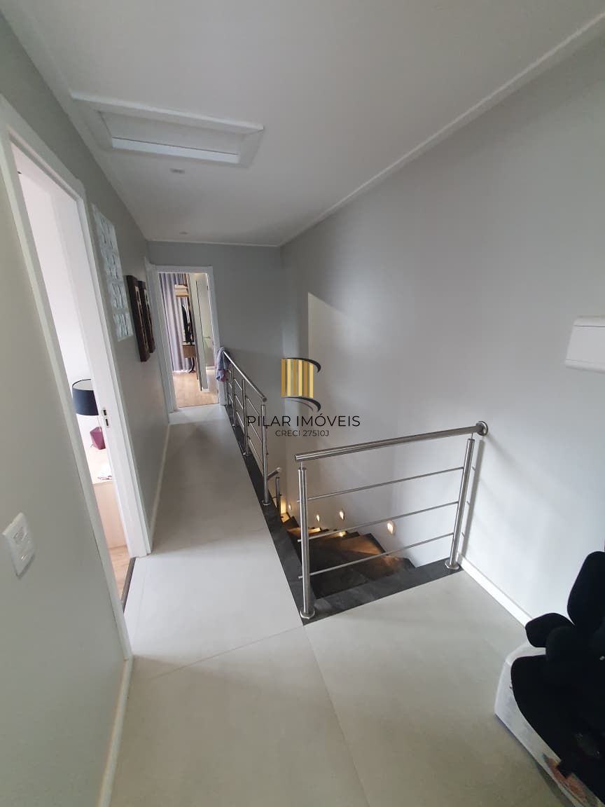 Casa 3 dormitórios no bairro Hípica