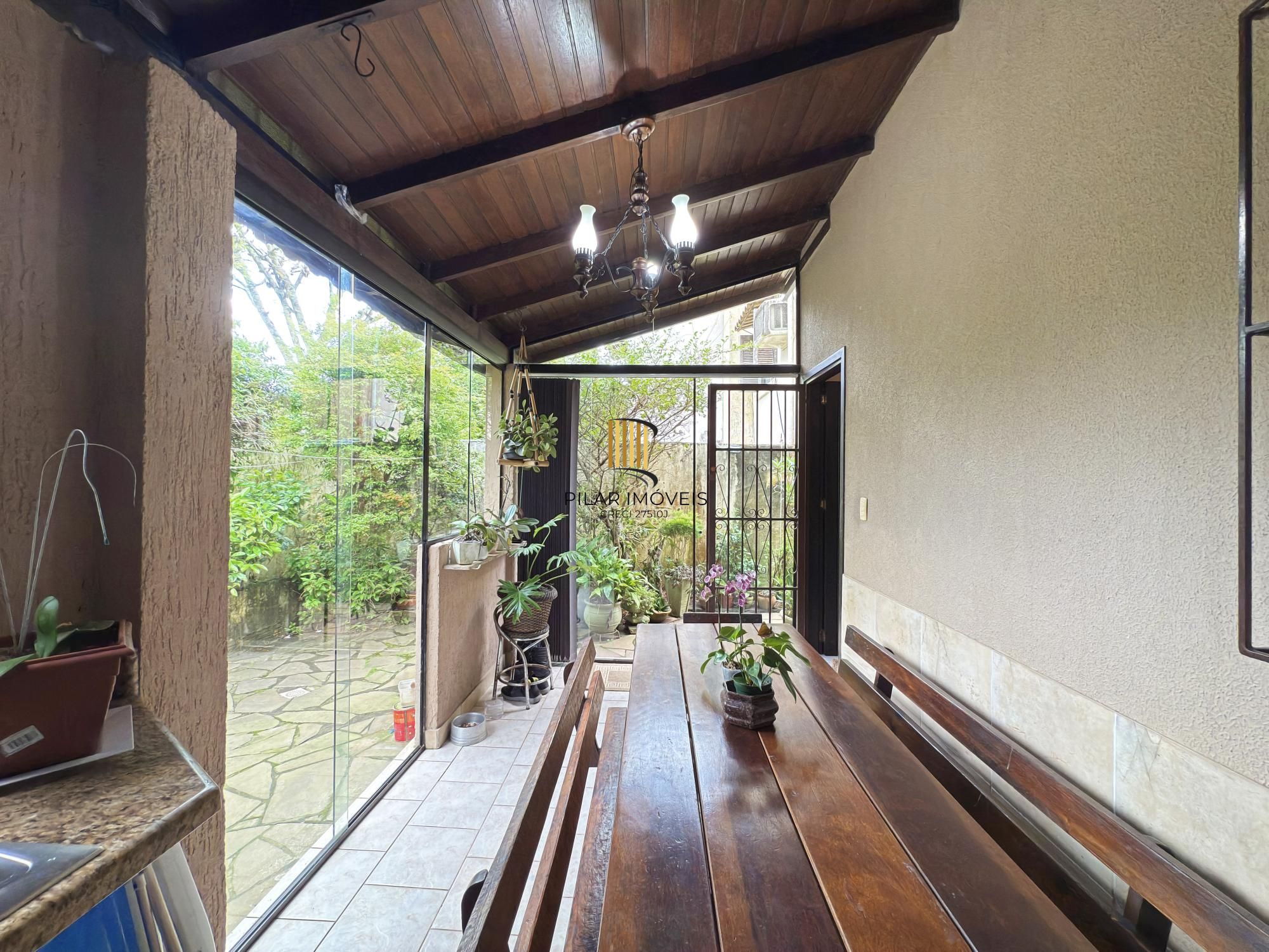 Excelente sobrado com 255 m² de área privativa 3 dormitórios com opção do 4 dormitórios