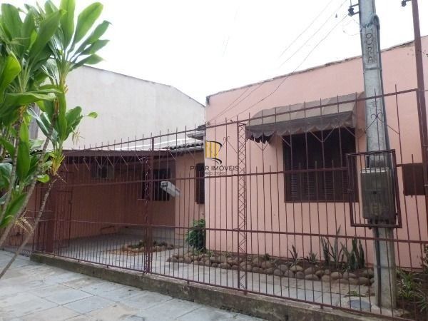 Casa para Venda - 90m², 3 dormitórios, 1 vaga - Restinga