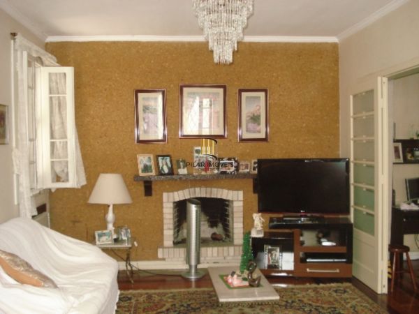 Casa para Venda - 280m², 3 dormitórios, sendo 1 suites, 2 vagas - Medianeira