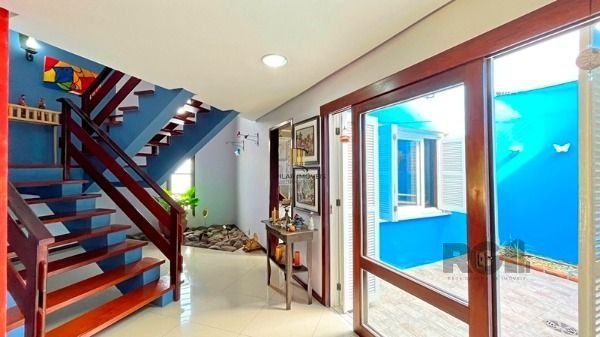 Casa em Porto Alegre, no bairro Ipanema, com 3 dormitório(s), à venda.