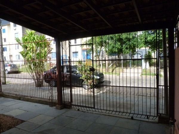 Casa para Venda - 90m², 3 dormitórios, 1 vaga - Restinga