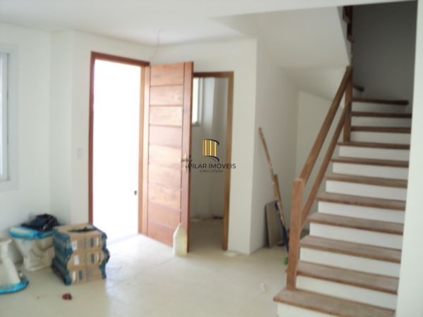 Casa 3 dormitórios no bairro Hípica
