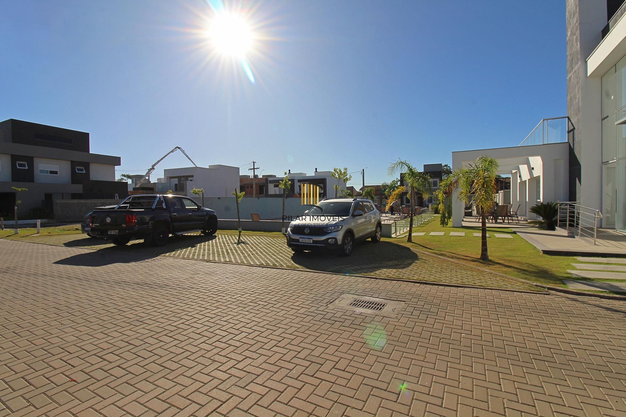 Casa Condominio em Porto Alegre, no bairro Ipanema, com 3 dormitório(s), e 3 banheiros, à venda.