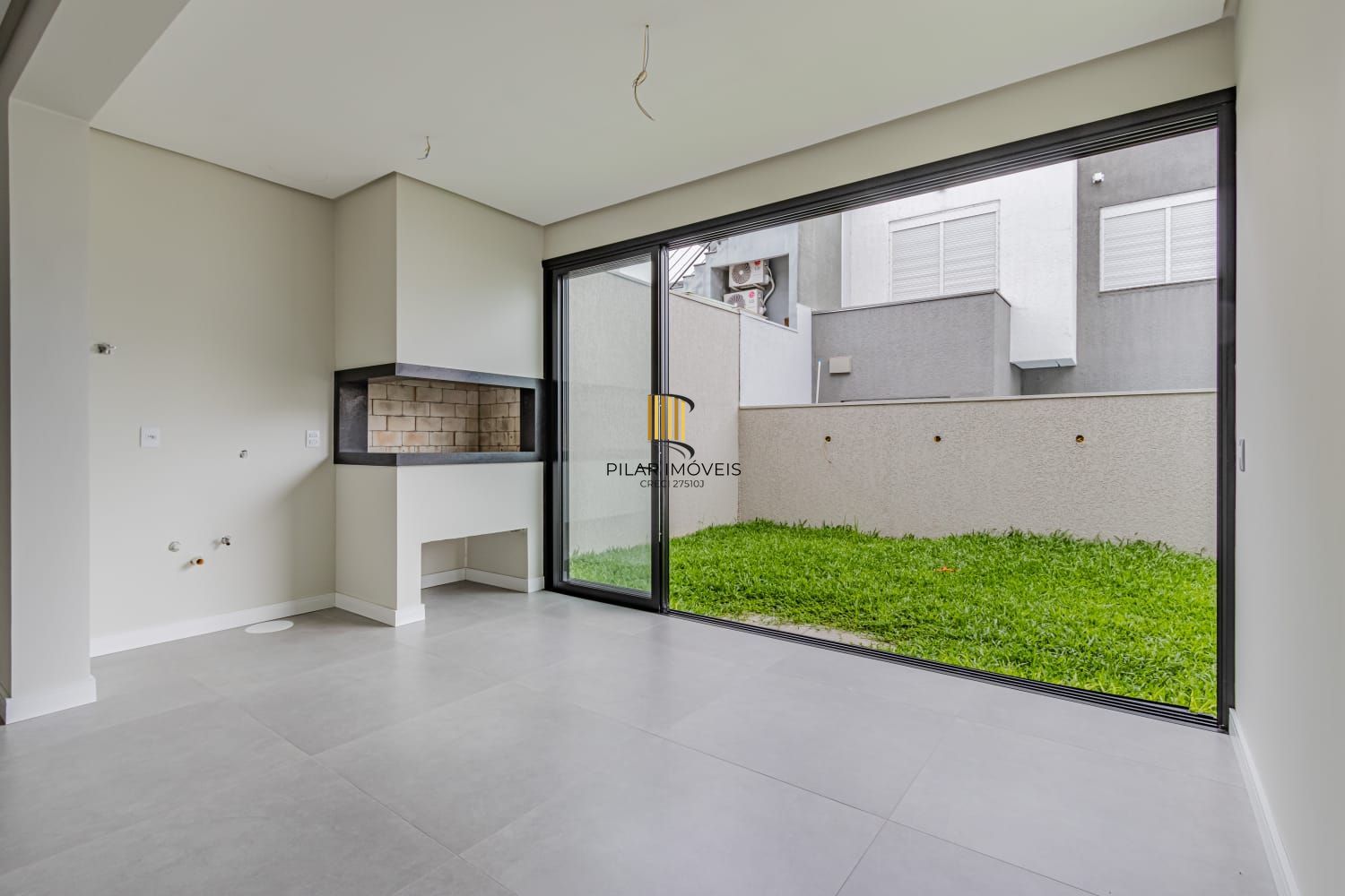 Sobrado  Condominio Amalffi com 03 suites - 180m² zona Sul de Porto Alegre