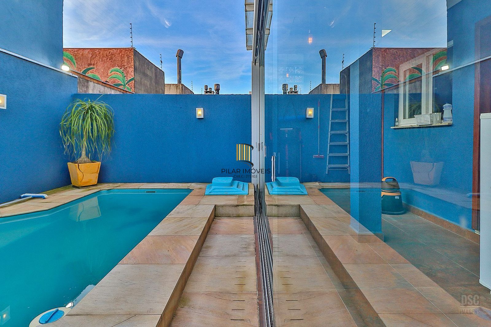 Casa em Porto Alegre, no bairro Hípica, com 3 dormitório(s), à venda.