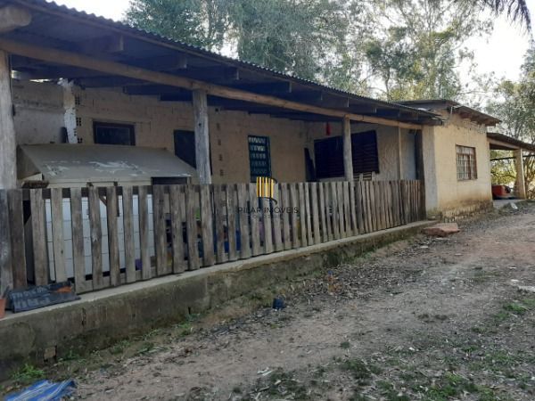Sítio para Venda - 200m², 3 dormitórios, 4 vagas - Lami