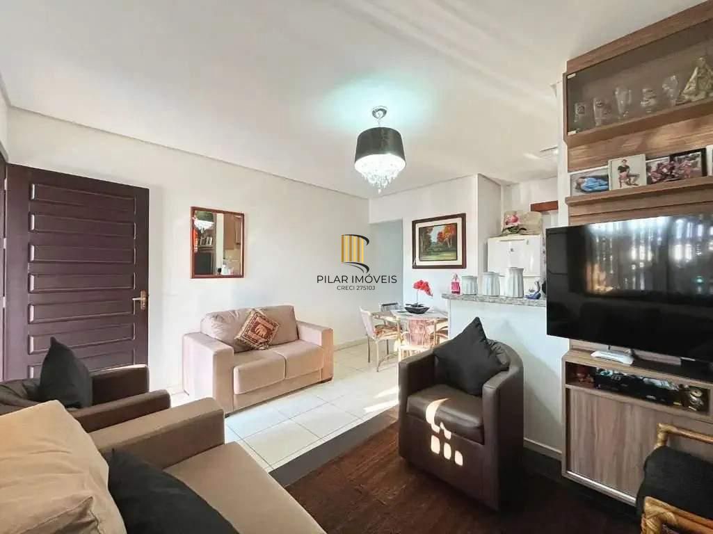 Casa 2 dormitórios no bairro Hípica