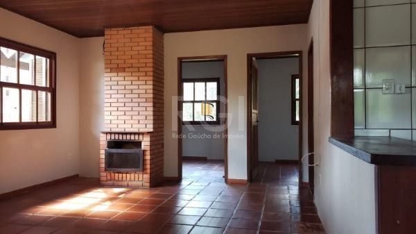 Casa em Porto Alegre, no bairro Hípica, com 2 dormitório(s), e 2 banheiros, à venda.