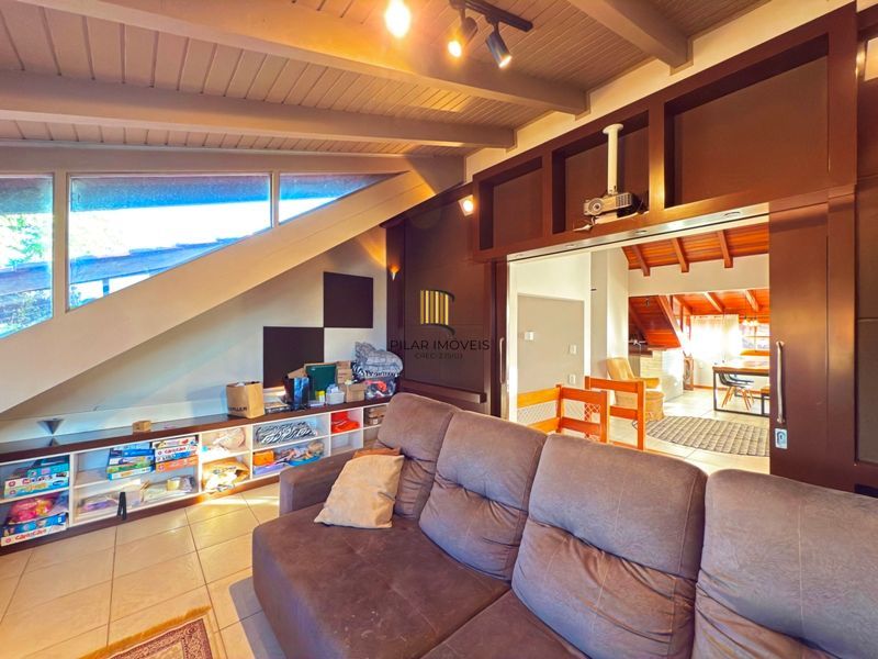 Casa Condominio com 3 dormitórios, sendo 1 suites, 2 vagas - Pedra Redonda