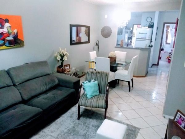 Casa em Porto Alegre, no bairro Hípica, com 3 dormitório(s), e 3 banheiros, à venda.