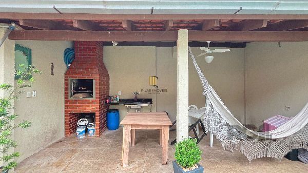 Casa em Porto Alegre, no bairro Hípica, com 3 dormitório(s), e 3 banheiros, à venda.