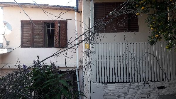 Casa para Venda - 230m², 2 dormitórios, 3 vagas - Santa Tereza